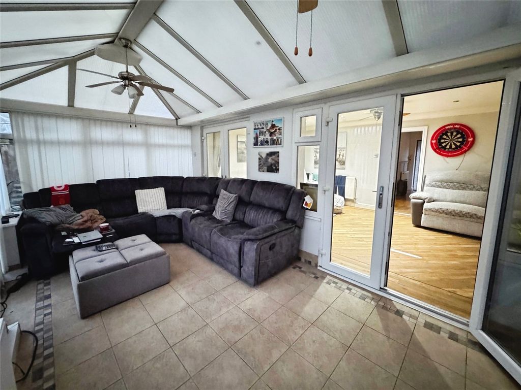 Property photo 2 of 13 Conservatory