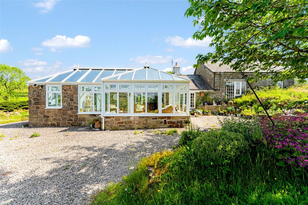 Property photo 2 of 25 Conservatory