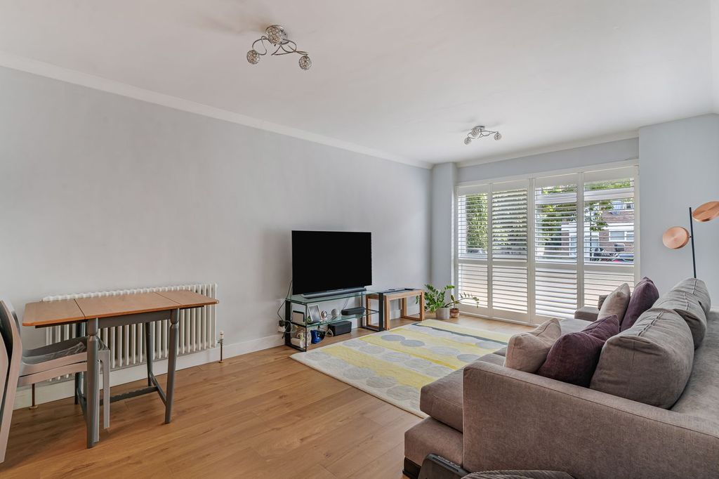 Property photo 3 of 11