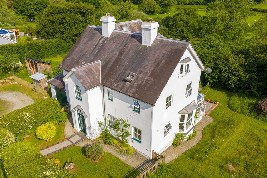 Property photo 1 of 59