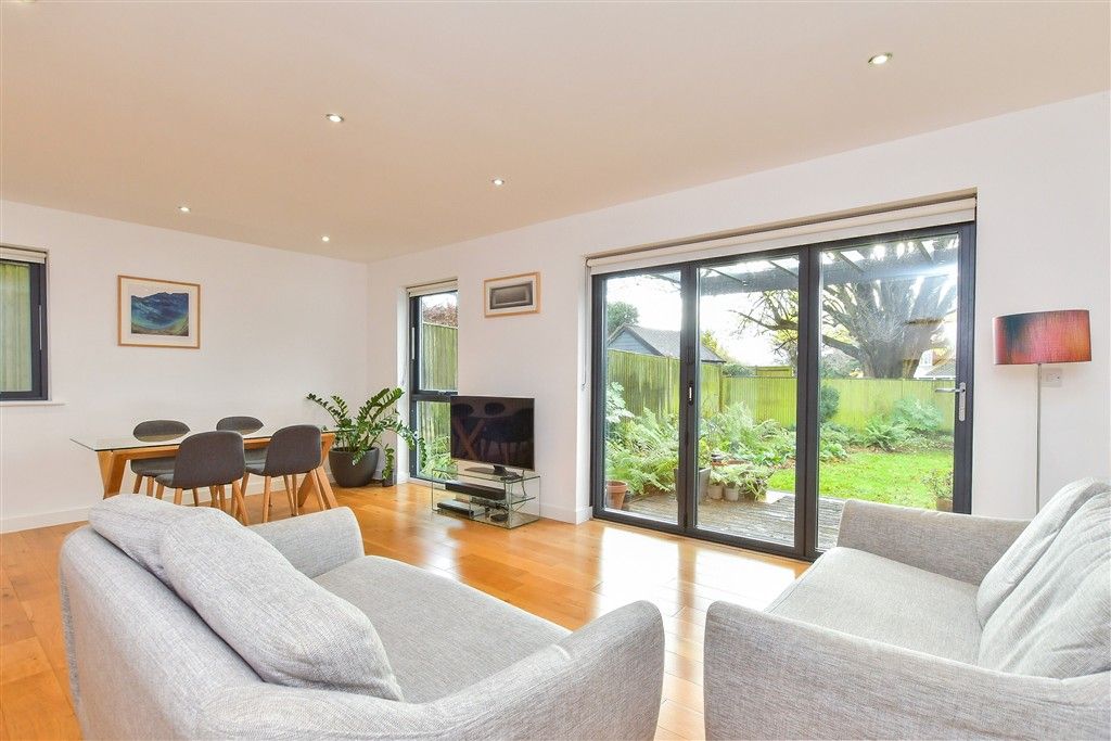 Property photo 3 of 20 Lounge/ Diner