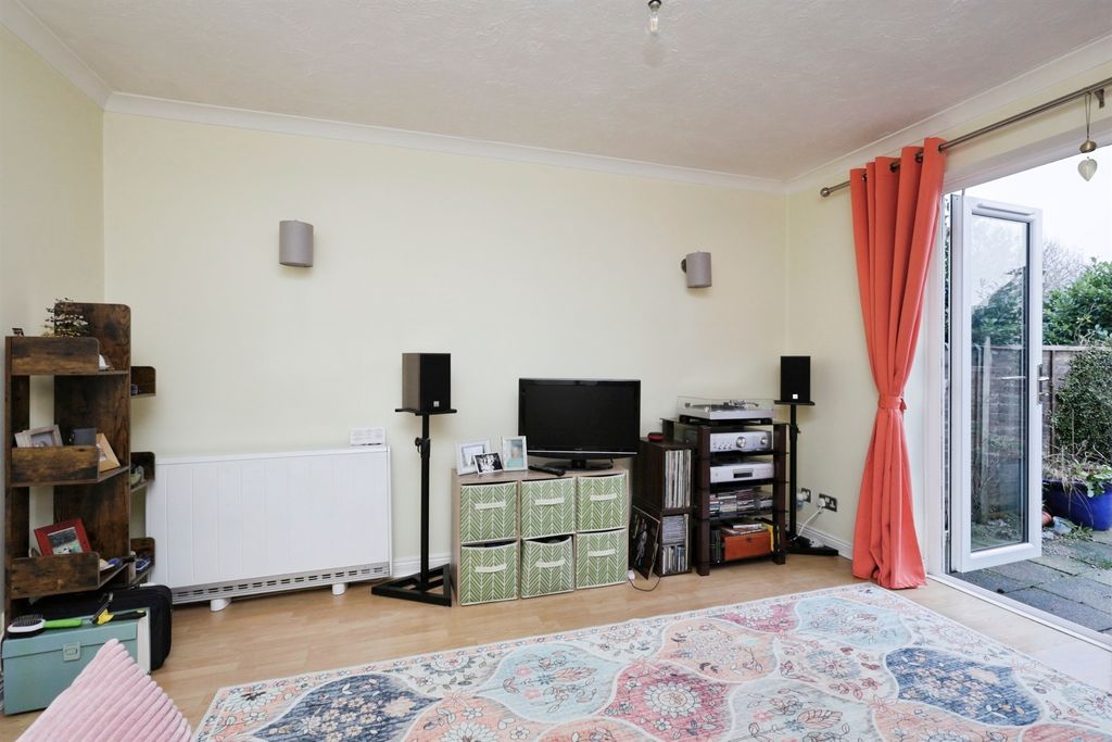 Property photo 2 of 12