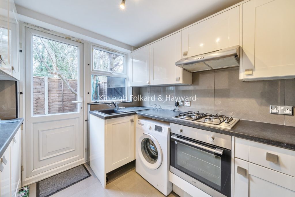 Property photo 2 of 9 ee9E98F5-3Cb2-4Ded-9