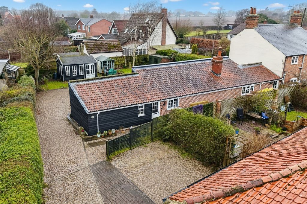 Property photo 2 of 23