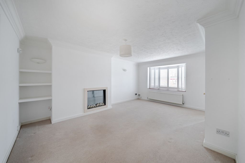 Property photo 3 of 20