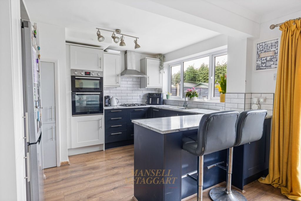 Property photo 2 of 22