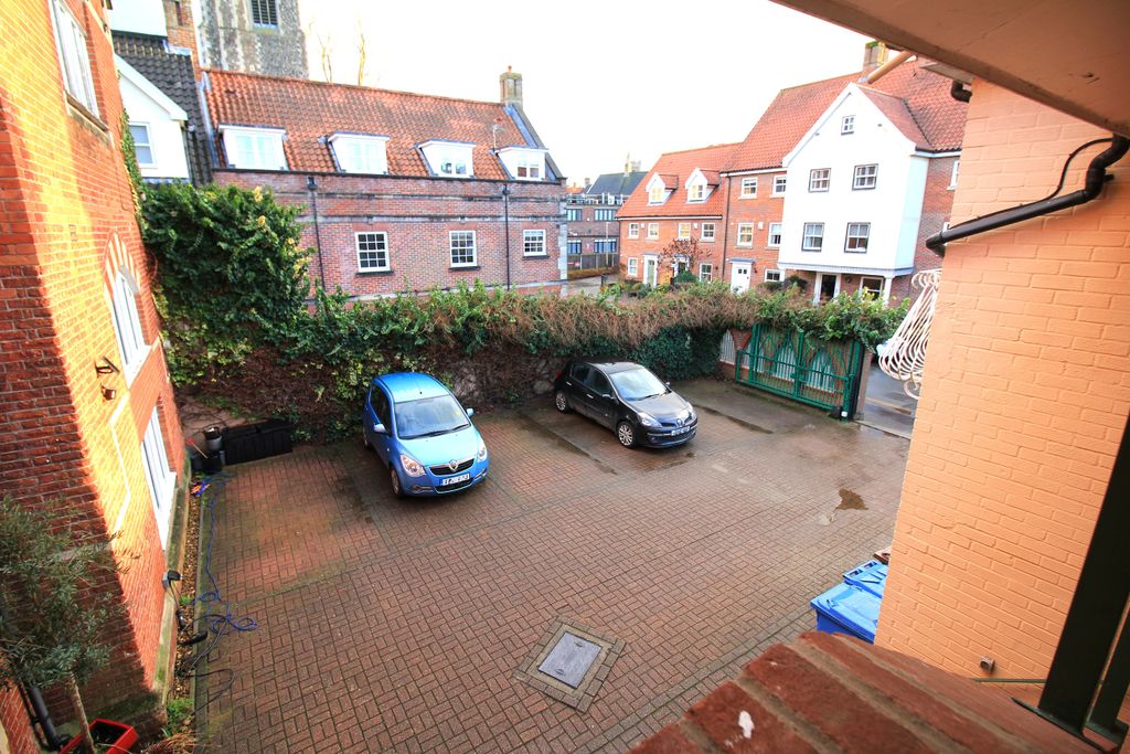 Property photo 2 of 12