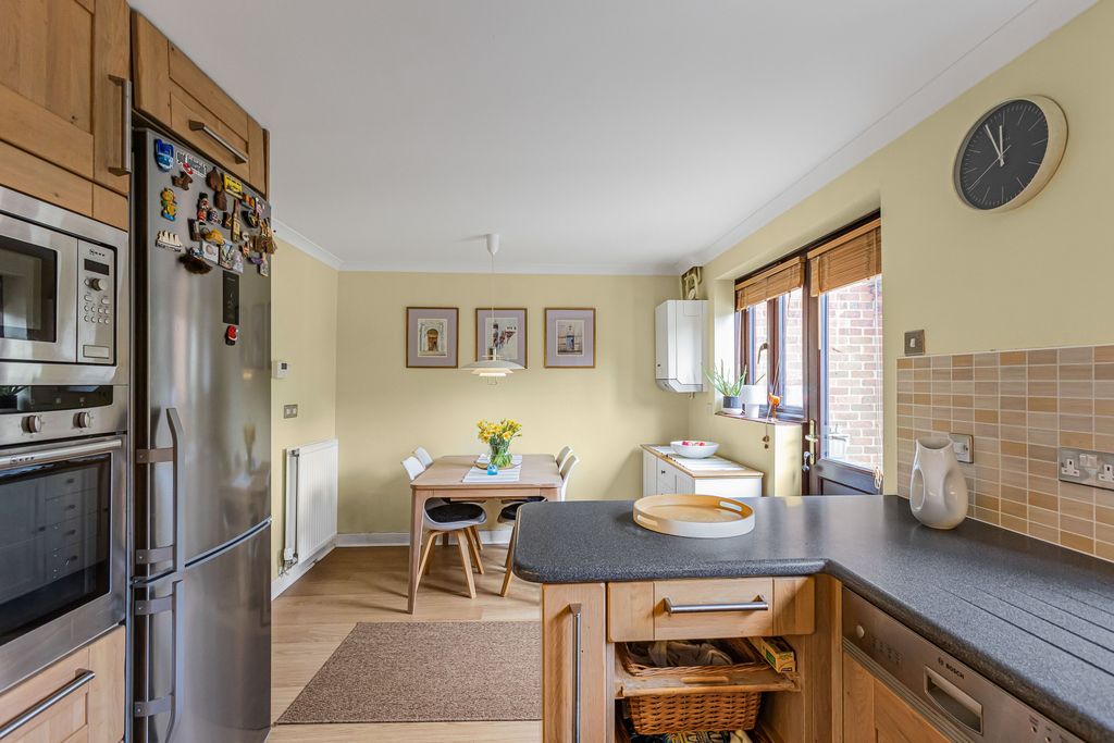 Property photo 3 of 30 Kitchen Diner 2