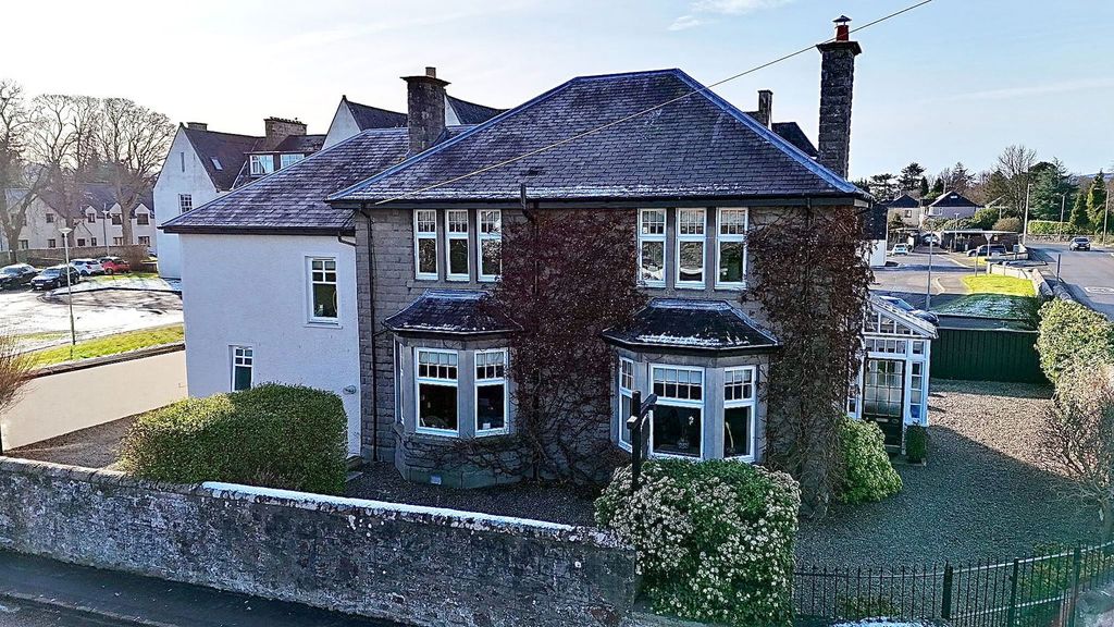 Property photo 1 of 52