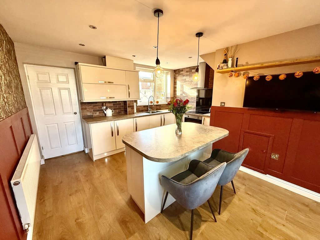 Property photo 3 of 11 Img_0759