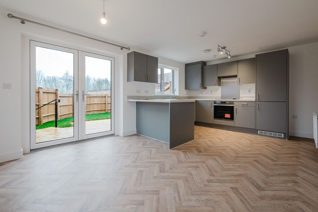 Property photo 2 of 8 Photo