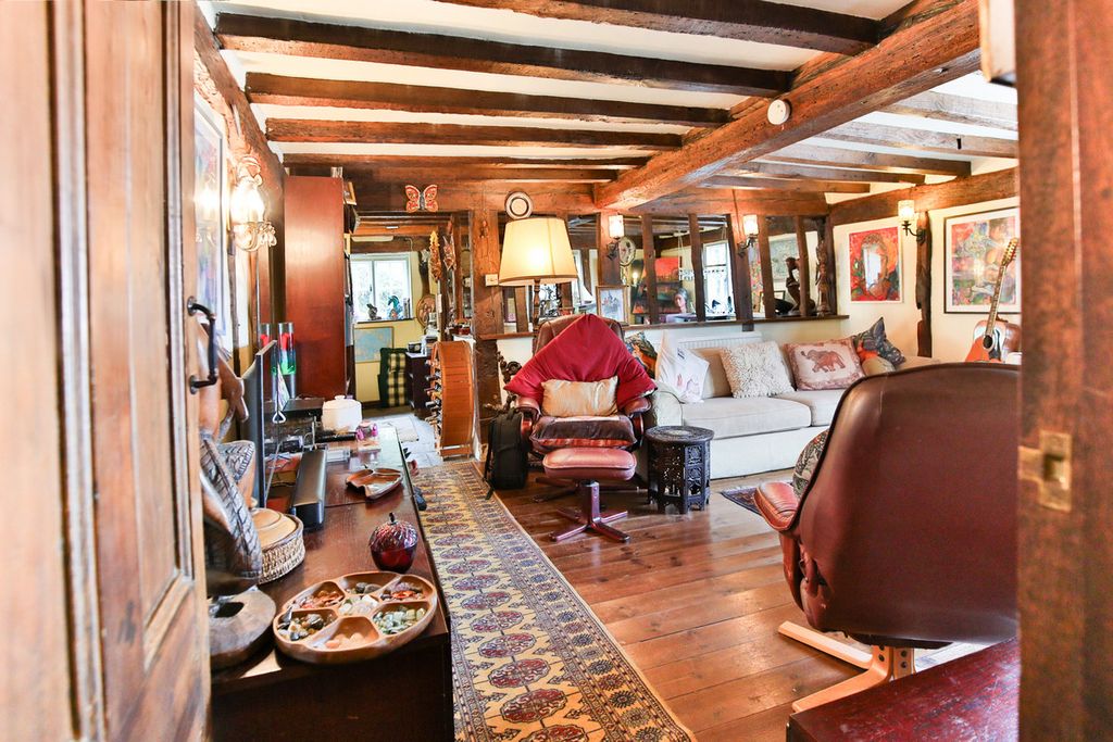 Property photo 2 of 42