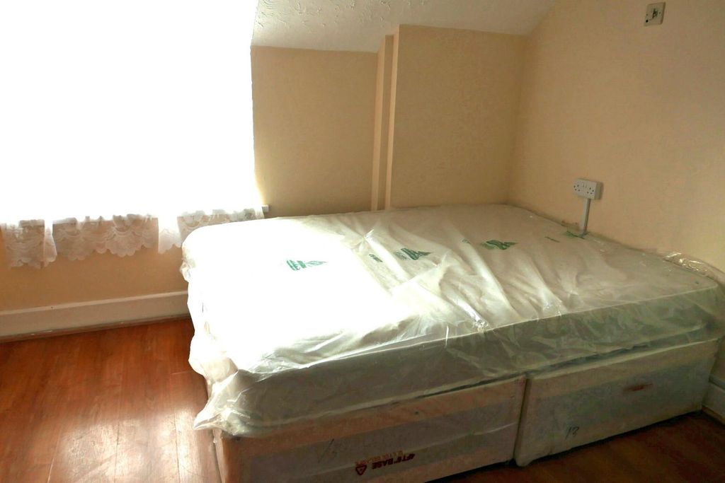 Property photo 2 of 6 P1210080.Jpg