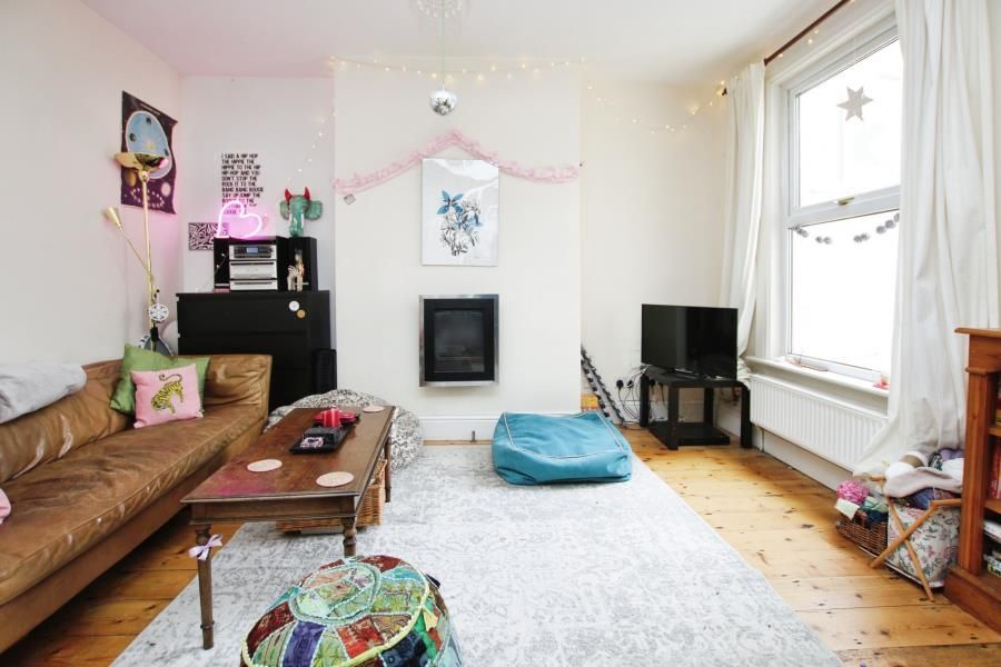 Property photo 3 of 12