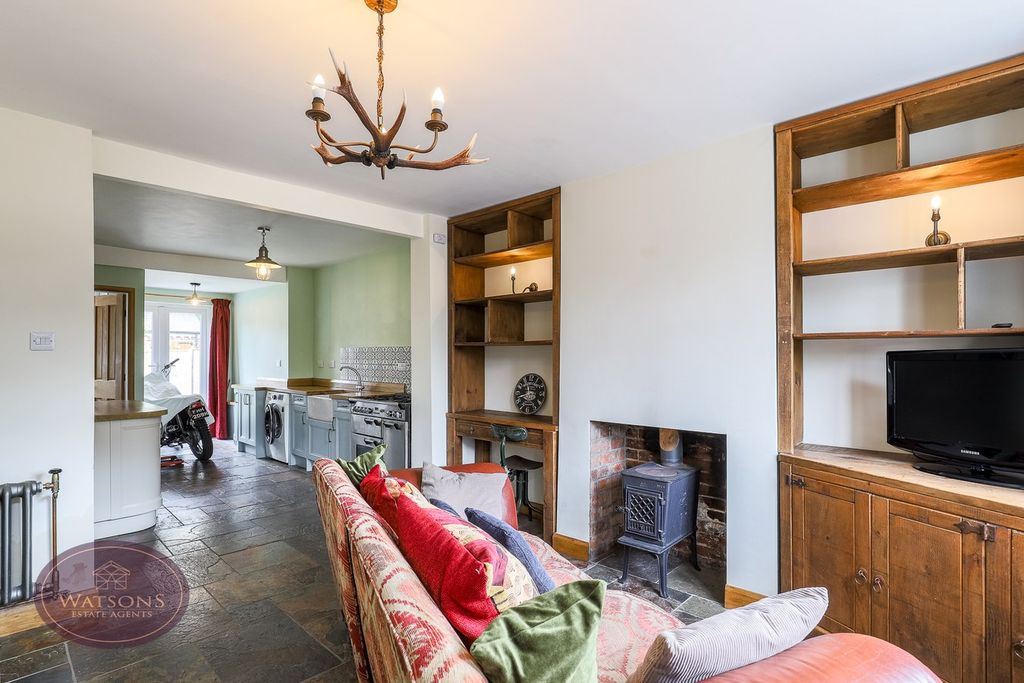 Property photo 2 of 17
