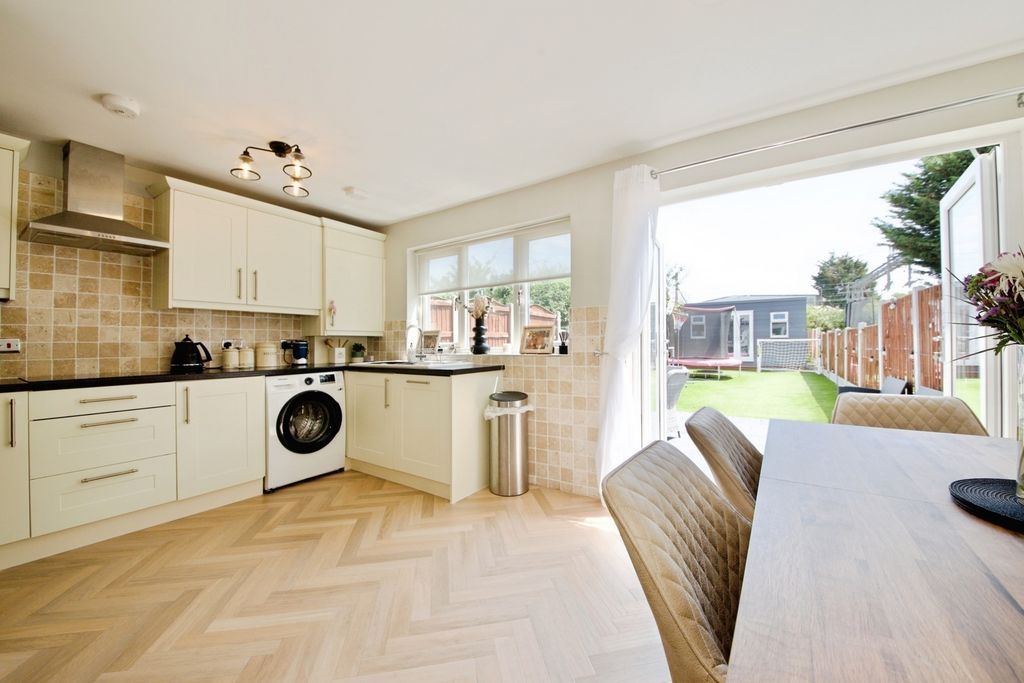 Property photo 2 of 14 Picture No. 03