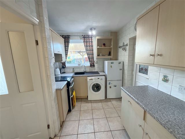 Property photo 3 of 21 Kitchen