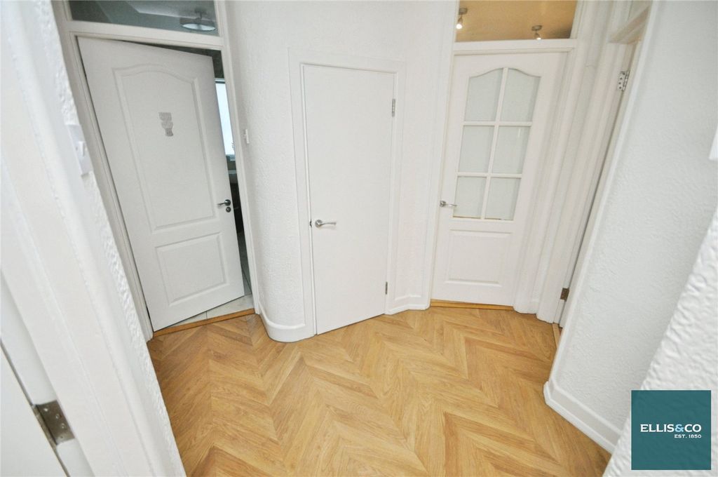 Property photo 3 of 10 Picture No. 12