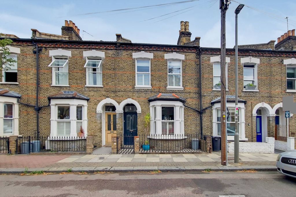 Property photo 2 of 16