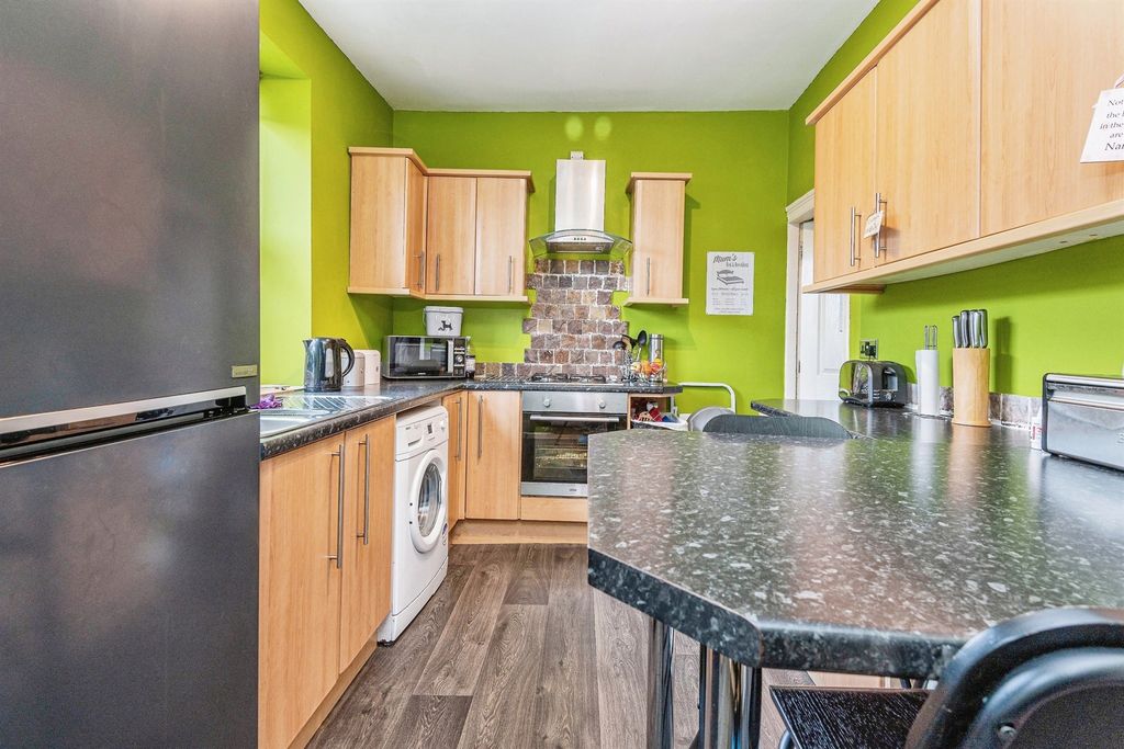 Property photo 2 of 13