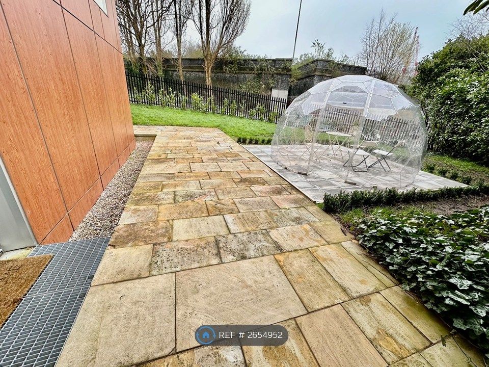 Property photo 2 of 9 Garden