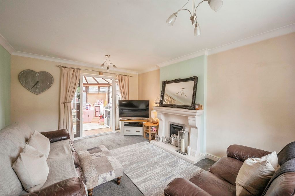 Property photo 2 of 16