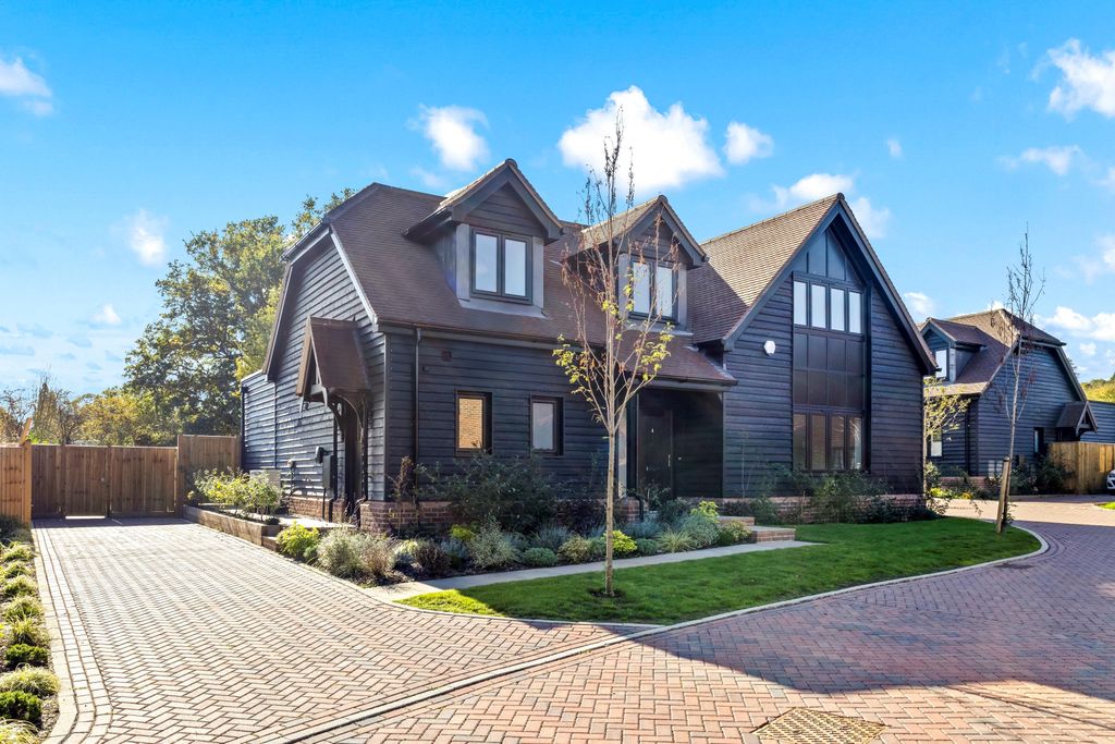 Property photo 1 of 17 Image