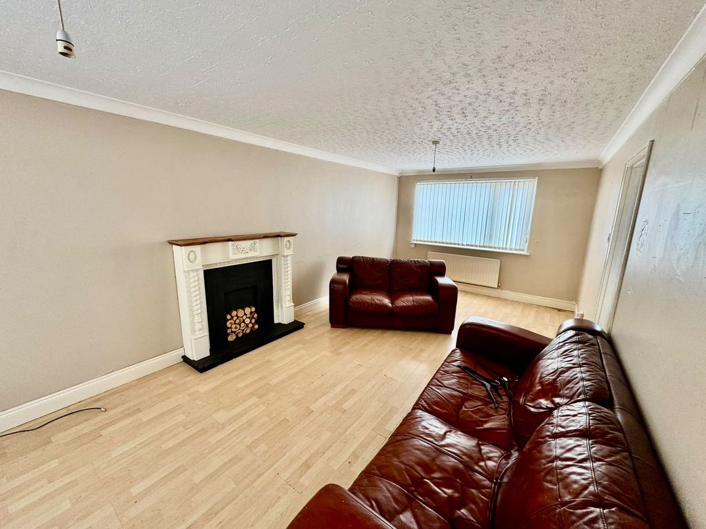 Property photo 2 of 9 Gallery