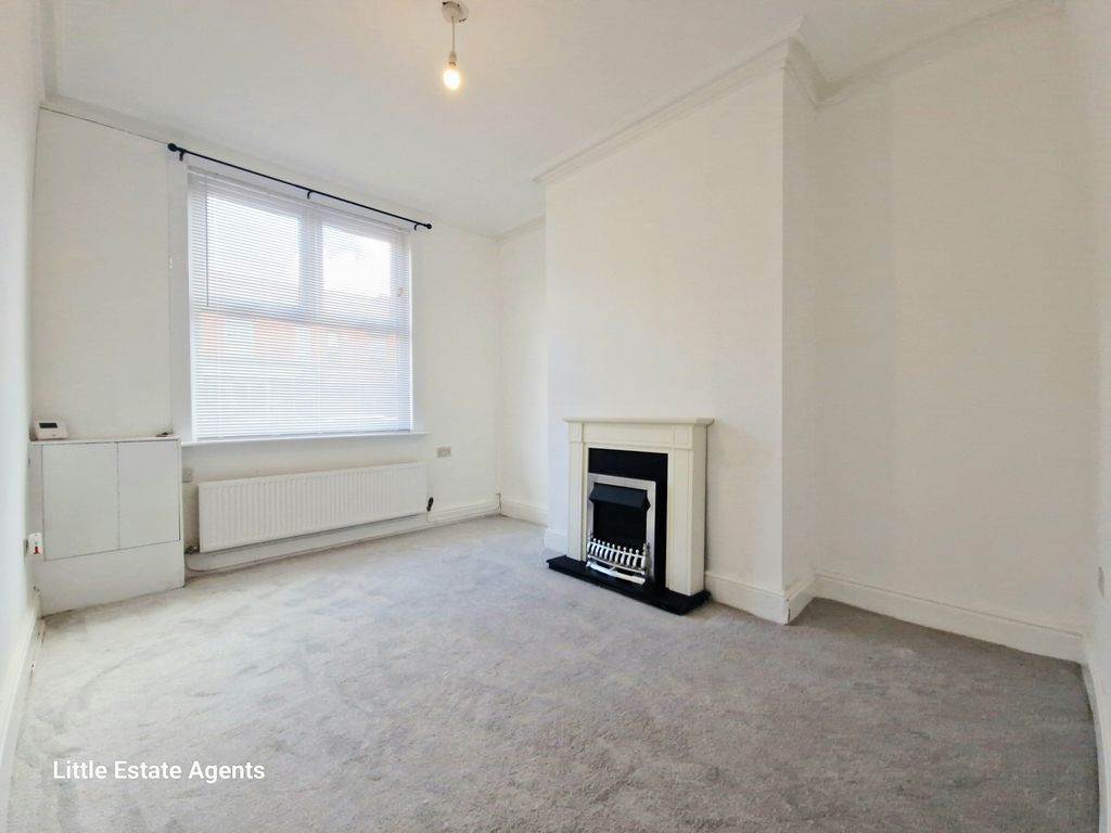 Property photo 3 of 17 Photo 3