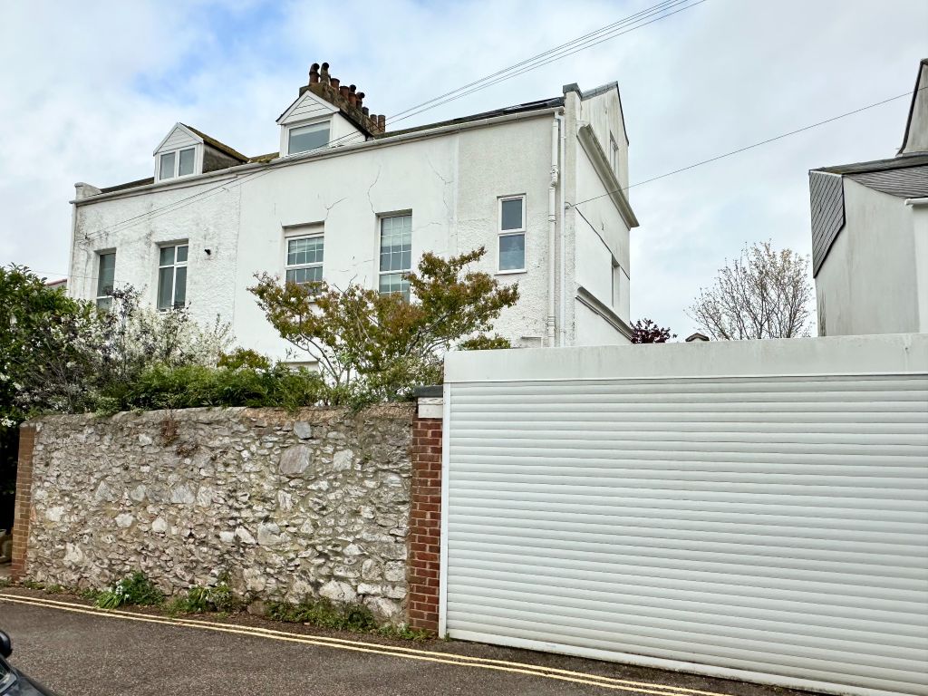 Property photo 1 of 29