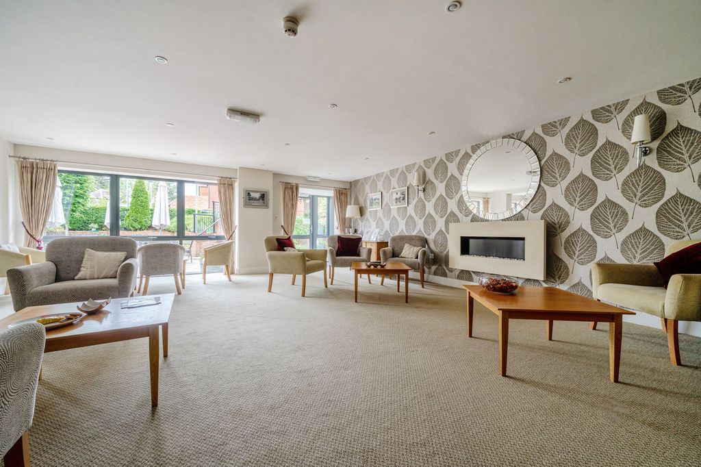 Property photo 3 of 12 Communal Lounge