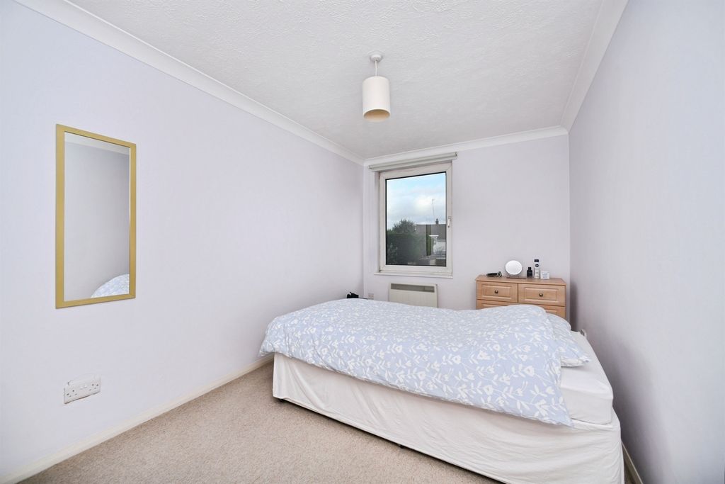 Property photo 2 of 38