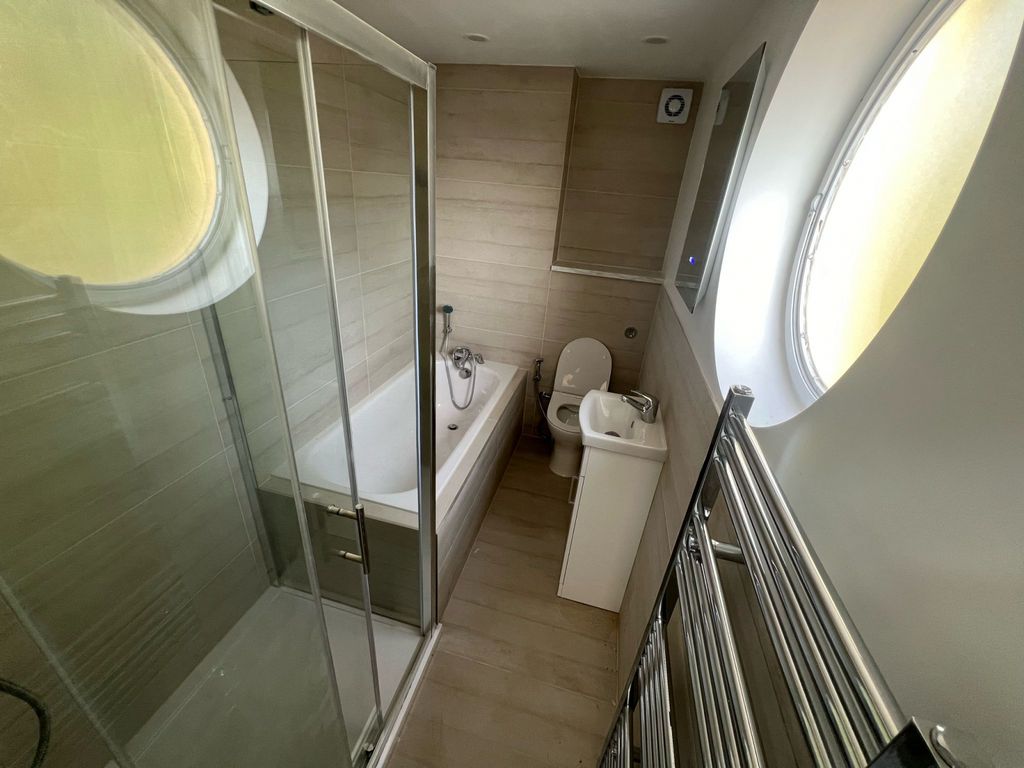 Property photo 3 of 24 Gallery