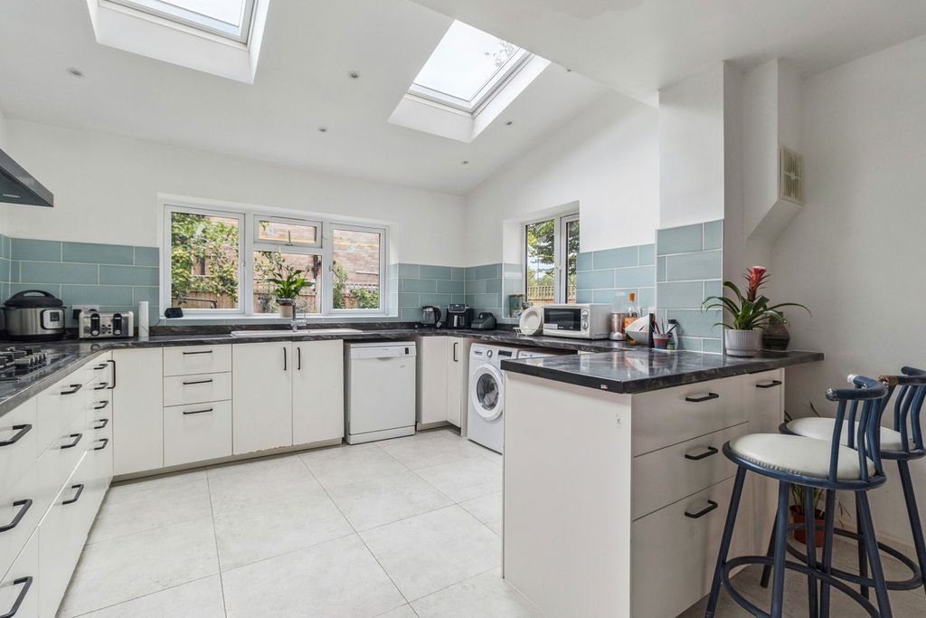 Property photo 2 of 24