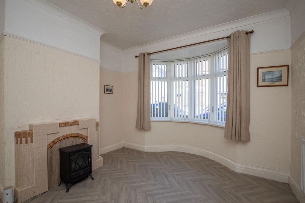 Property photo 2 of 36