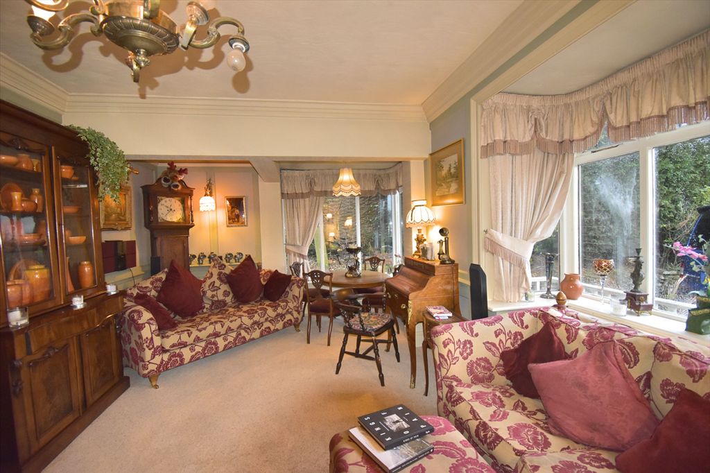 Property photo 2 of 18