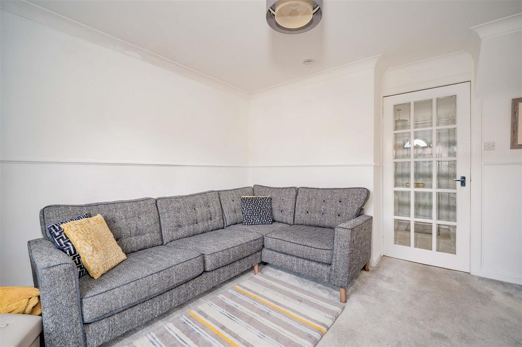 Property photo 3 of 16 22 Belltree Gardens Bf-7.Jpg