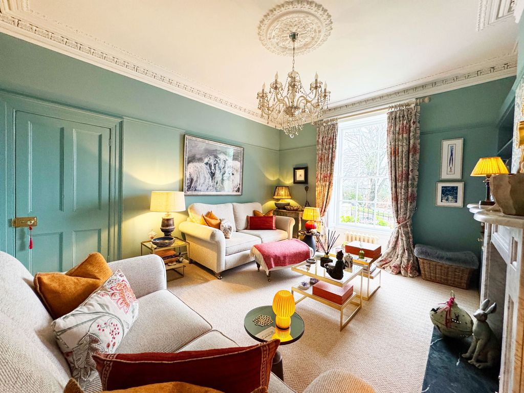 Property photo 2 of 25