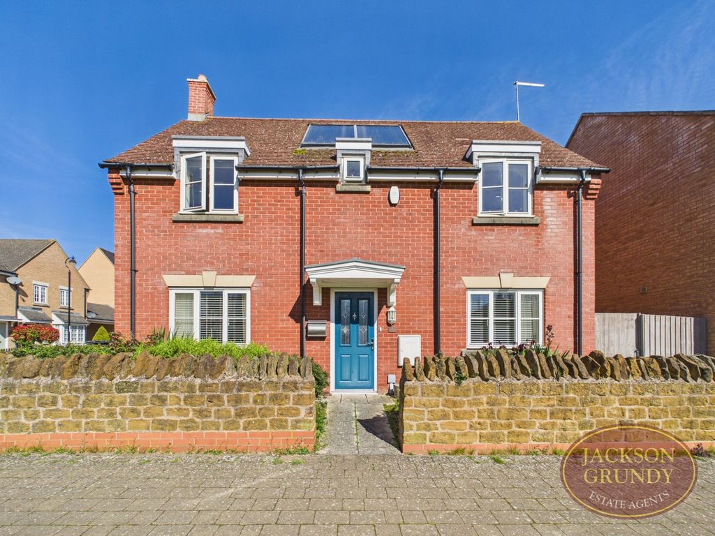 Property photo 1 of 18 Norman Snow Way