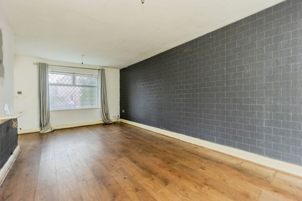 Property photo 2 of 14 Photo