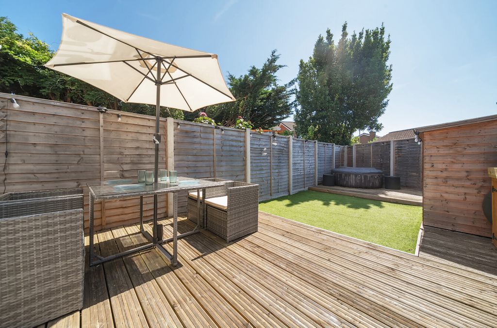 Property photo 2 of 13 1320810-13-686E98...