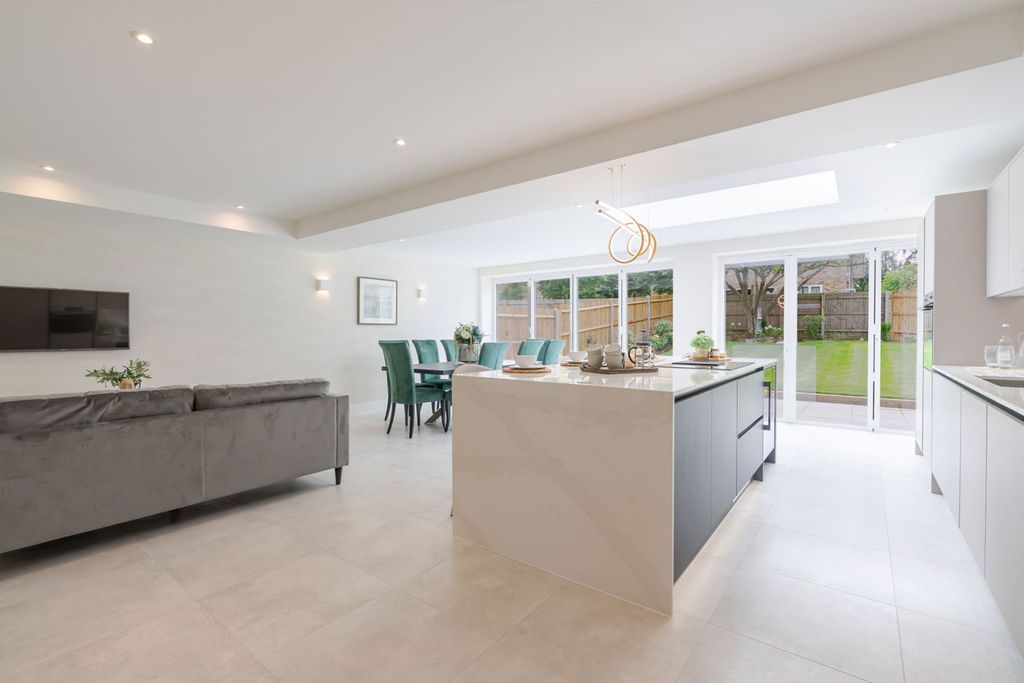 Property photo 2 of 29