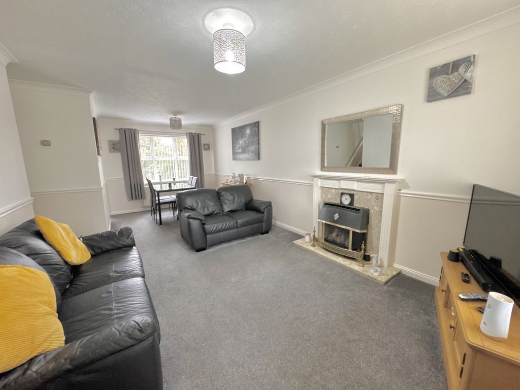 Property photo 3 of 15 Img_3731
