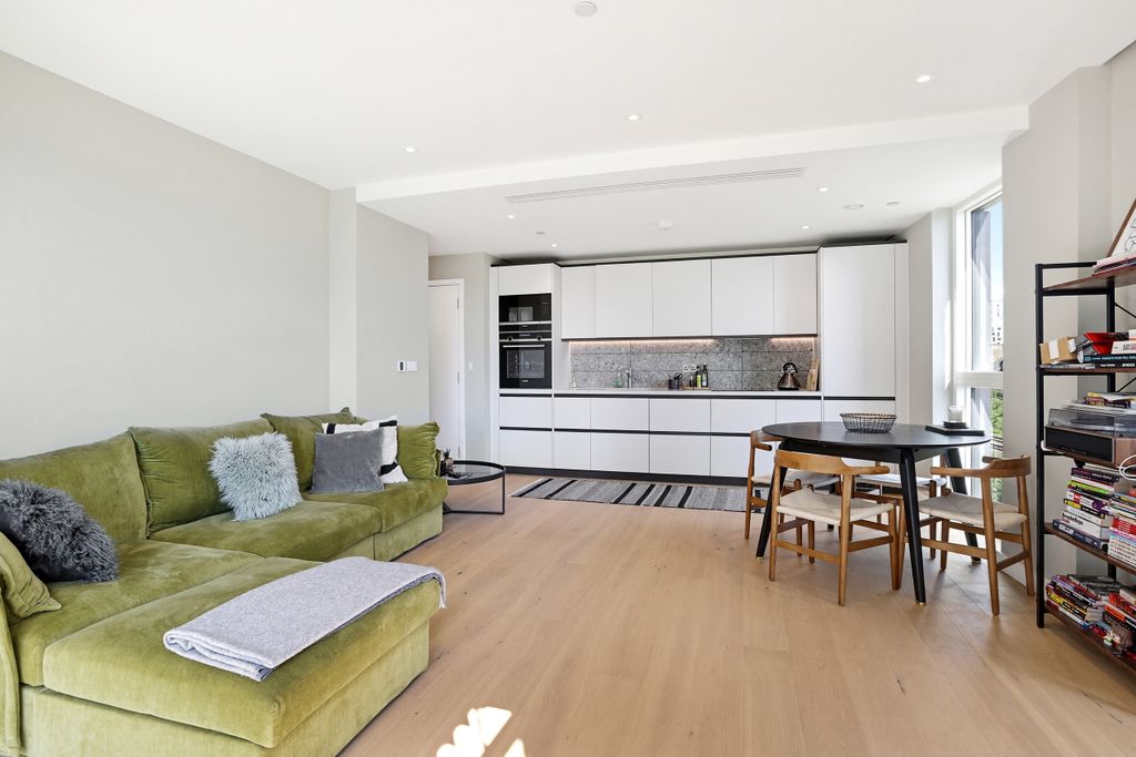Property photo 3 of 19 Reception | Dining Area