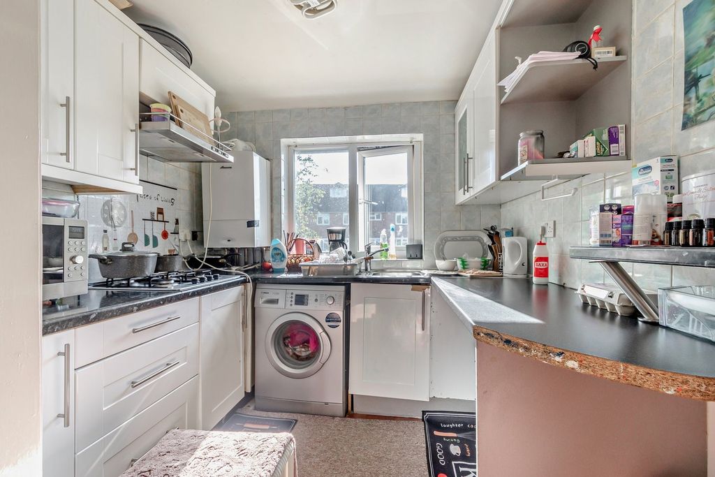 Property photo 2 of 9