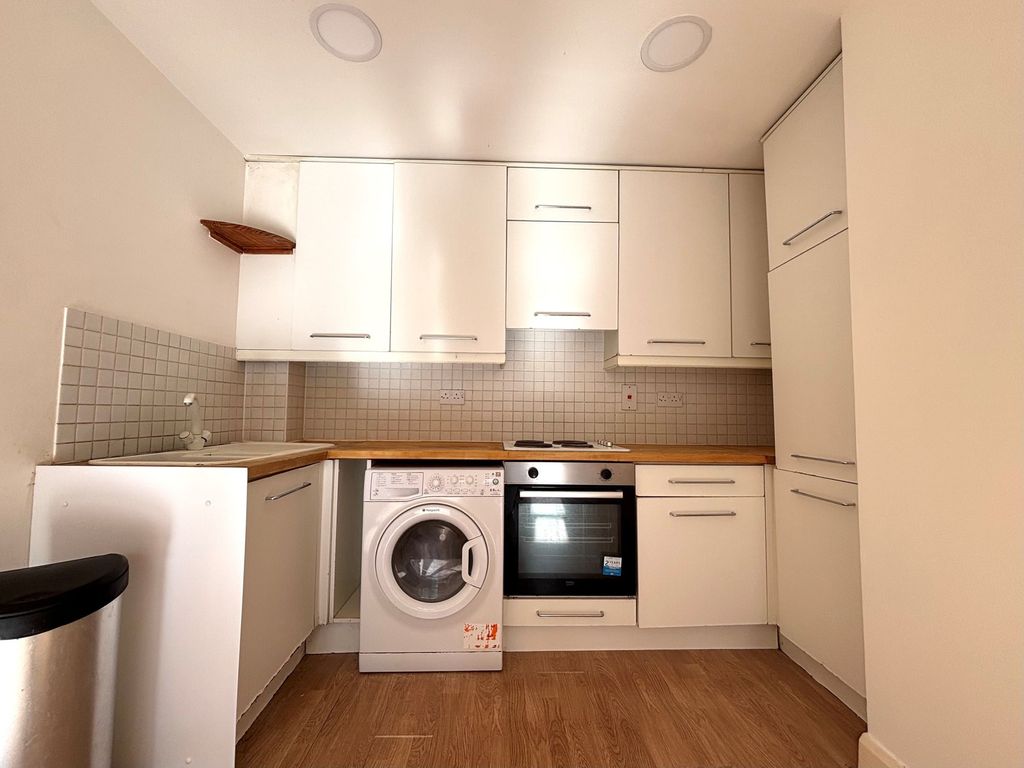 Property photo 2 of 15 Kitchen