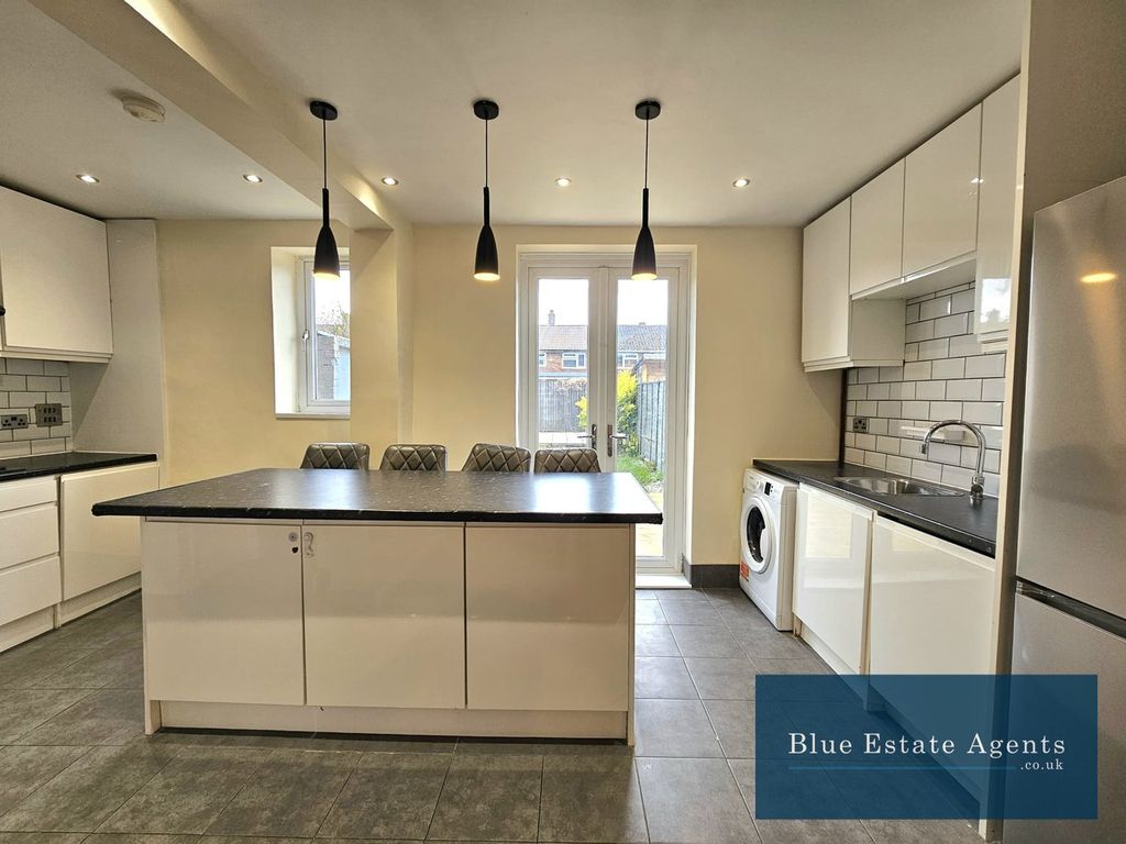 Property photo 2 of 13 Kitchen Diner