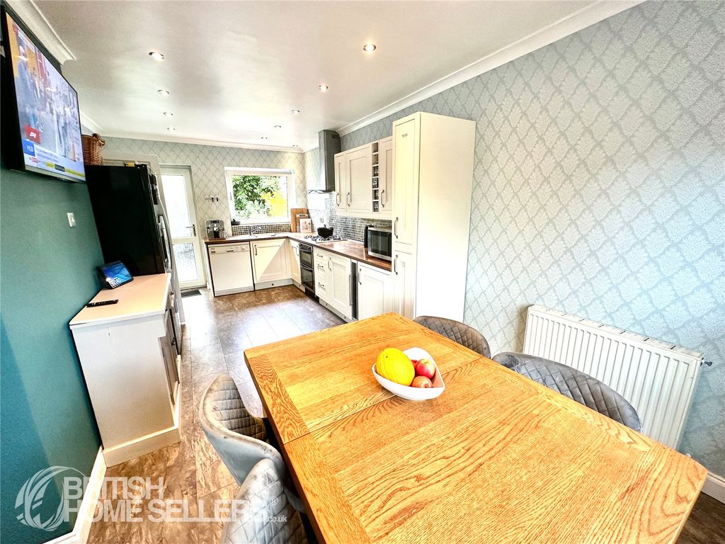 Property photo 3 of 23 3