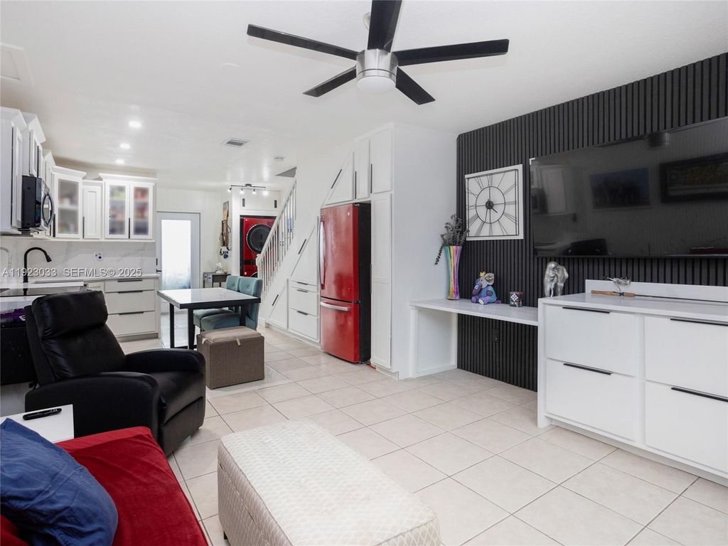 Property photo 1 of 35