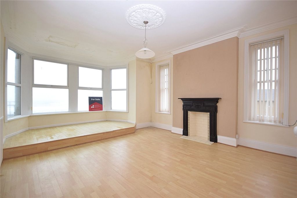 Property photo 2 of 12 Picture No. 17